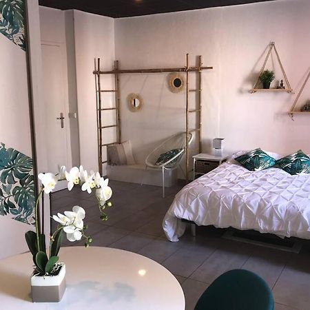 Studio Cocooning A 50 M Du Port, Classe 1 Etoile Cassis Exterior foto